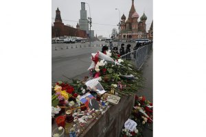 У Кремлі заявили, що не причетні до знищення меморіалу Нємцову