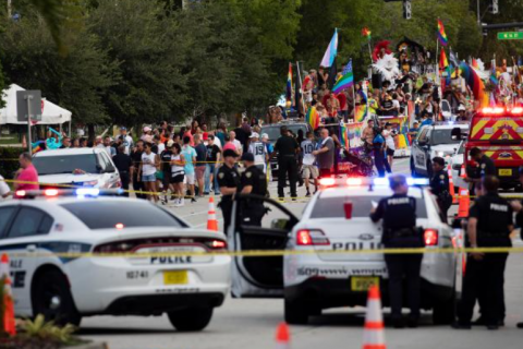 Во Флориде грузовик въехал в гей-парад, погиб человек