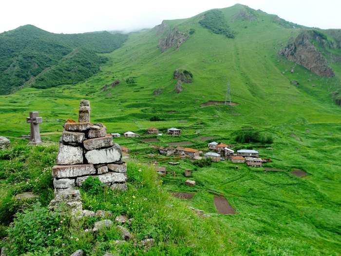 Село Цдо - останнє на грузинському кордоні з Росією.