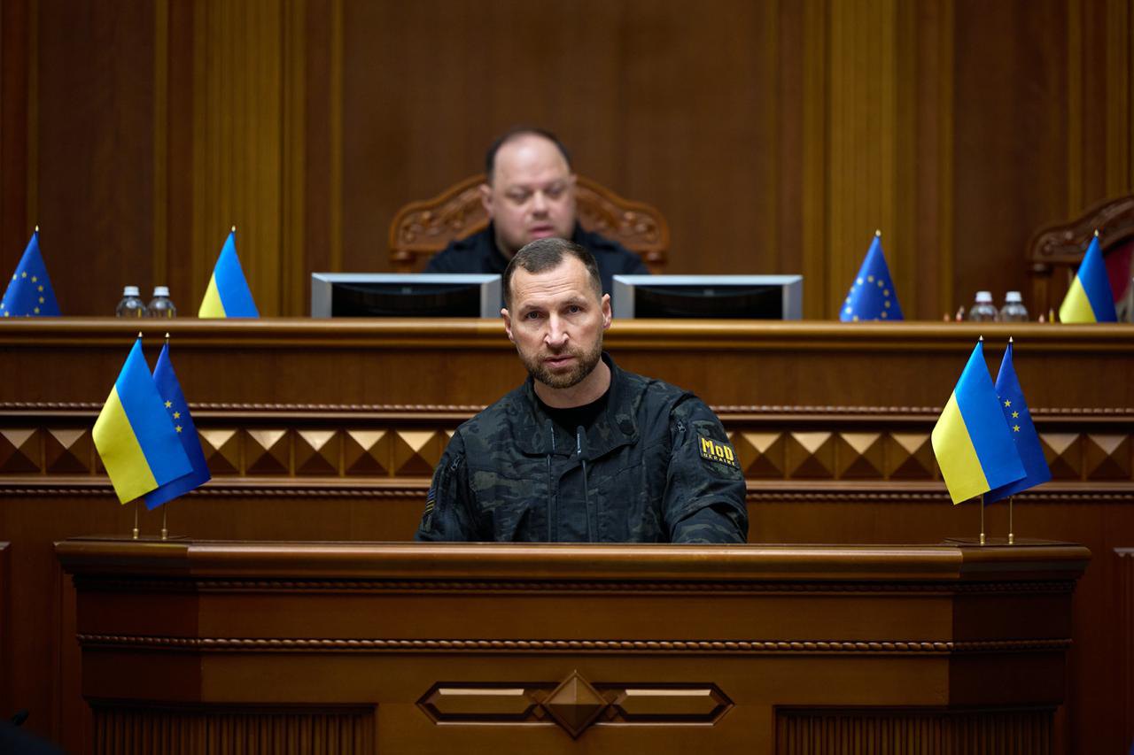 Євгеній Хмара під час виступу