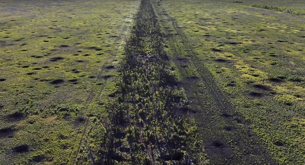 Кадр з фільму «2000 метрів до Андріївки».