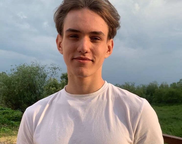 Максим Старостін 