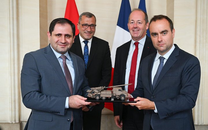 Росія та Азербайджан обурені продажем французьких гаубиць Caesar Вірменії