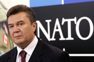 НАТО запрошує Януковича в Чикаго