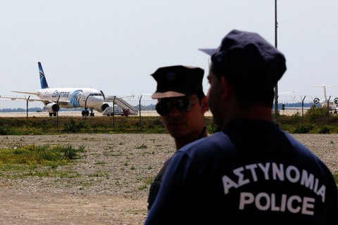 Викрадача літака EgyptAir затримано (оновлено)