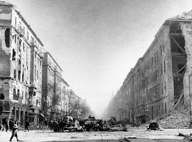 Будапешт після вторгнення російських танків