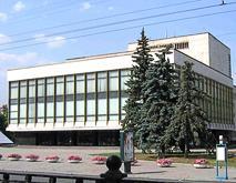 Днепропетровский губернатор подарил худруку Оперного трехкомнатную квартиру 