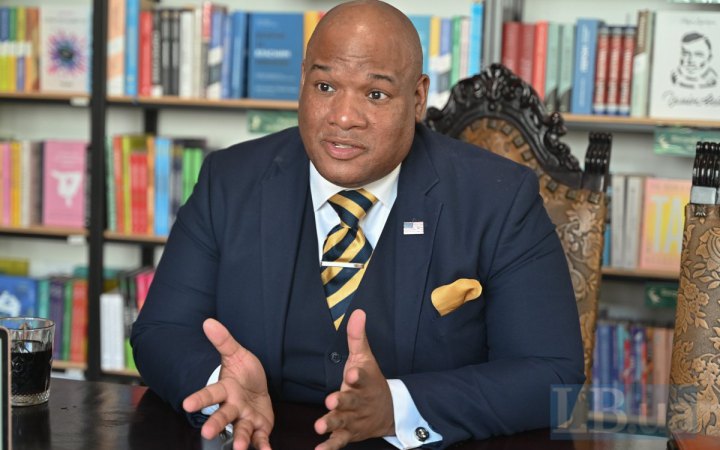 Марк Бернс: «Те, що відбувається з РПЦ, нічим не відрізняється від того, що роблять терористи. Це потрібно висвітлювати в США» 