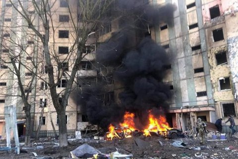 ​У Києві внаслідок влучення уламків снаряда сталася пожежа в багатоповерхівці