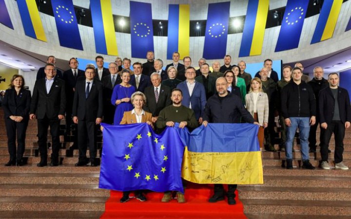 Єврокомісія рекомендуватиме розпочати переговори про приєднання з Україною та Молдовою, – журналіст