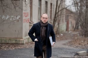 Власенко в колонии заперли от журналистов