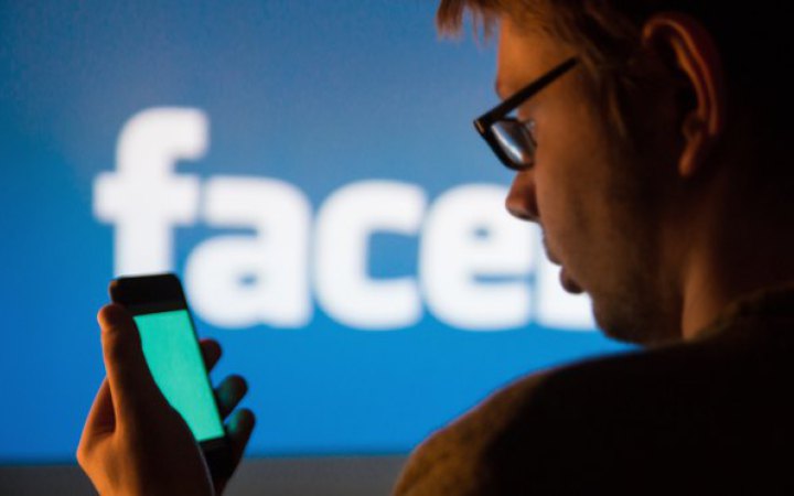 Українці найчастіше вважають джерелами дезінформації Facebook та Instagram, - опитування