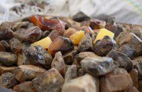 На Рівненщині викрили «тіньового куратора» схеми незаконного видобутку бурштину на 354 млн грн