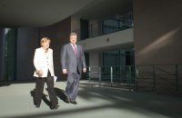 Меркель підтримує план Порошенка з врегулювання ситуації в Україні