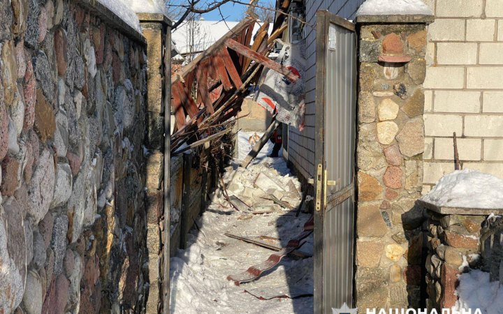 РФ здійснила подвійний удар по селу на Чернігівщині, постраждала цивільна та поліцейські