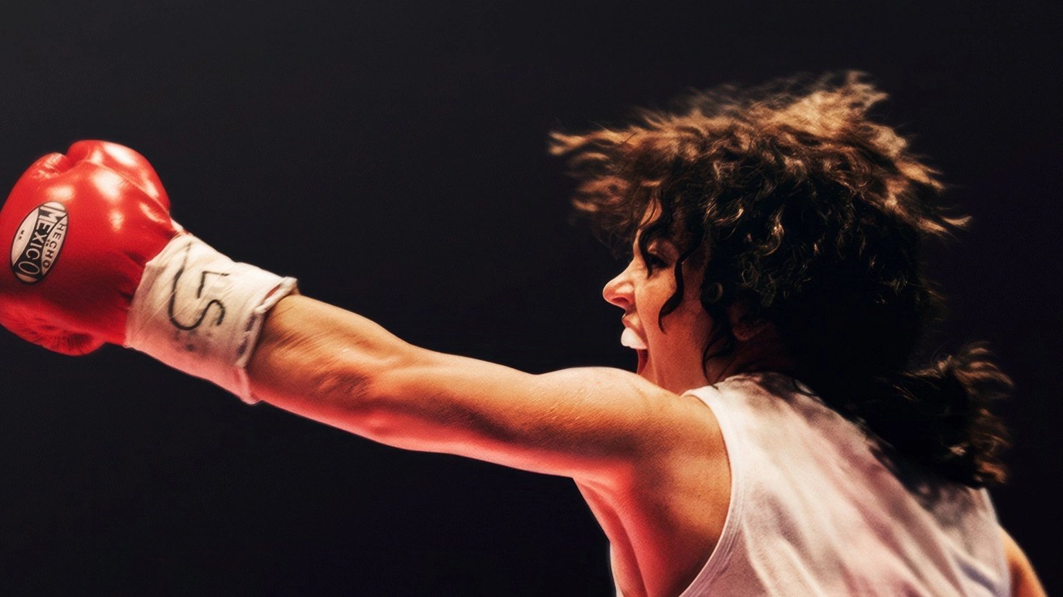 Кадр з фільму 'Королева рингу'.