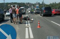 У ДТП на мосту Патона в Києві загинув мотоцикліст