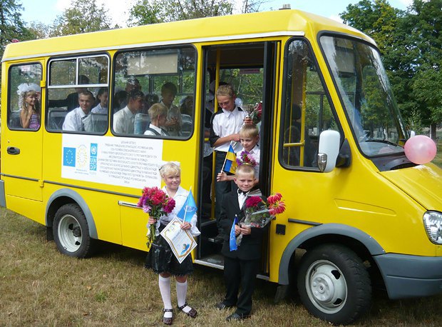 Автобус для підвезення дітей у с.Розумівка, Кіровоградська область