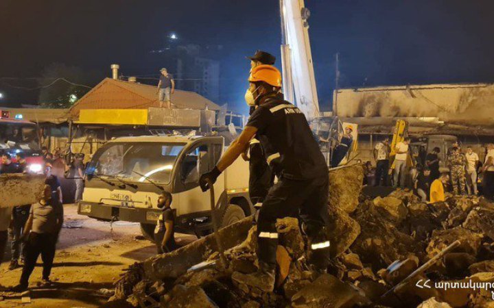 Кількість загиблих внаслідок вибуху у торговому центрі в Єревані зросла до 15