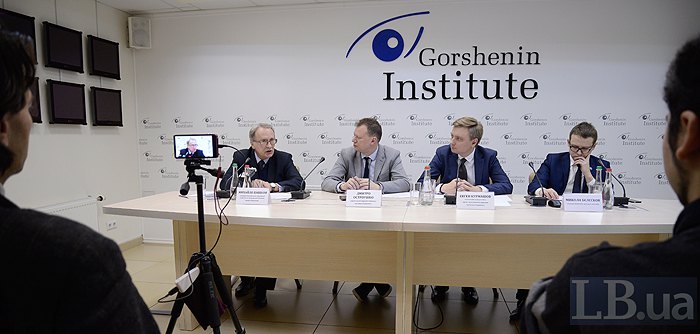 Справа-наліво: Микола Бєлєсков, Євген Курмашов, Дмитро Остроушко та Михайло Пашков.