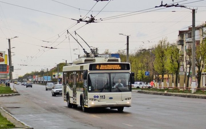У Черкасах тролейбуси замінили автобусами