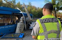 У Миколаєві тролейбус врізався в стовп, постраждали шестеро пасажирів