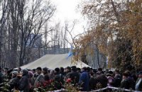 В Донецке чернобыльцы установили новую палатку вместо снесенной