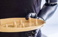 Гідність для кожного: як поки що нетиповий посуд запускають у Львові 