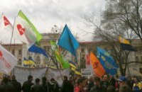 До суду в Києві підтягуються прихильники Тимошенко