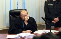 Подозреваемый во взяточничестве судья Чаус ушел в отпуск