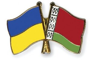 Азаров пообещал Беларуси поддержку на международной арене
