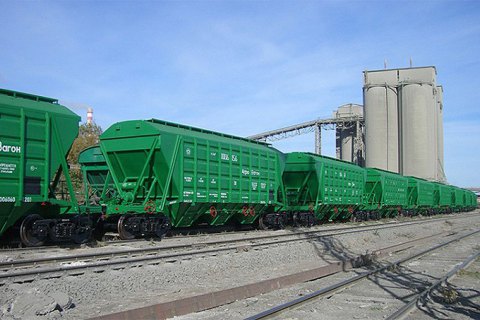 УЗА: Отказ от графиковых перевозок спровоцирует коллапс на железной дороге и срыв экспорта