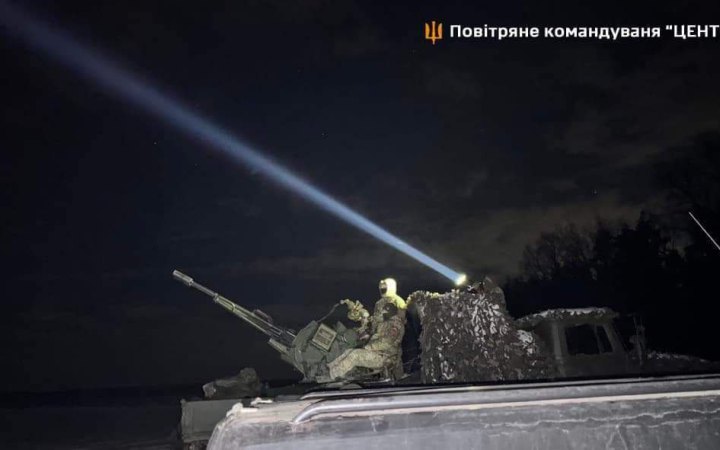 Вночі українська ППО знищила 13 ворожих безпілотників та ракету Х-59