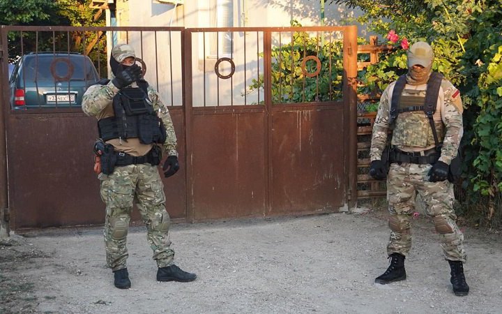 Російські силовики провели обшуки і затримали кримських татар у Джанкойському районі 