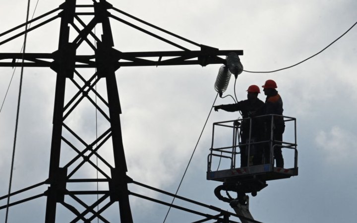 "Укренерго": завтра застосовуватимуть відключення світла для промисловості й бізнесу