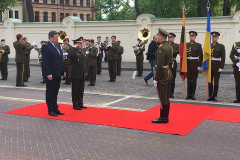 Литва має намір відправити в Україну більше військових інструкторів