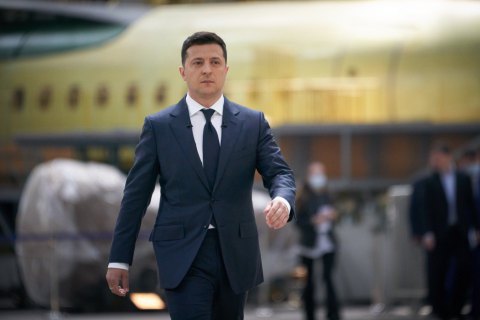 Зеленский ввел в действие решение СНБО о развитии авиапрома