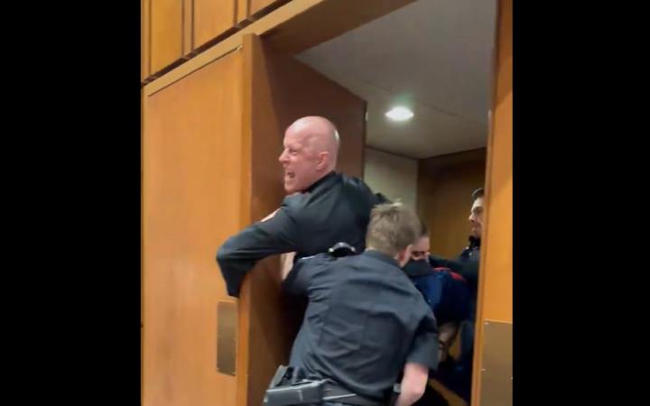 «Ніхто не хоче воювати за Ізраїль»: ветерана морської піхоти виштовхали зі слухань в Конгресі 