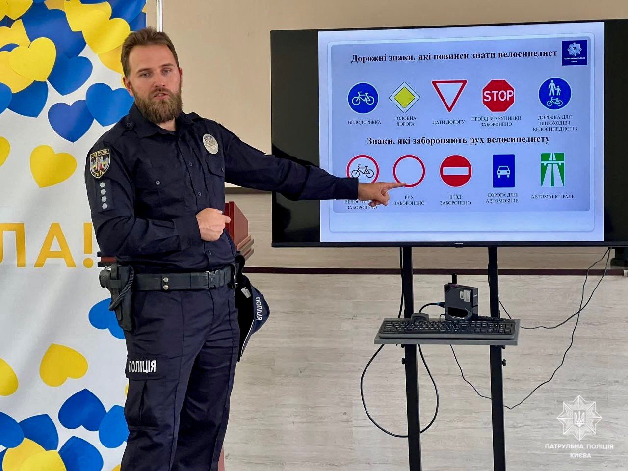 Інспектор відділу зв'язків із громадськістю Микола Полюхович