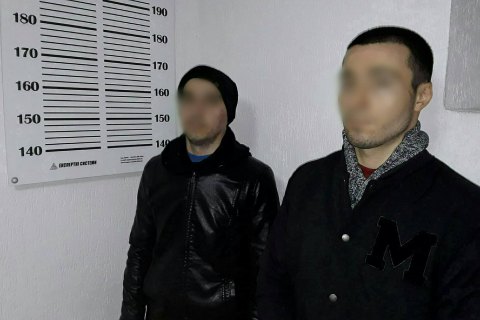 Українські прикордонники затримали двох росіян, які незаконно намагалися потрапити в Угорщину