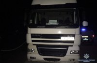 ​Полиции пришлось стрелять, чтобы убедить сдаться пьяного водителя грузовика в Хмельницкой области