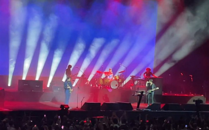 У Грузії відвідувачі концерту американського рок-гурту The Killers залишили шоу після запрошення на сцену росіянина