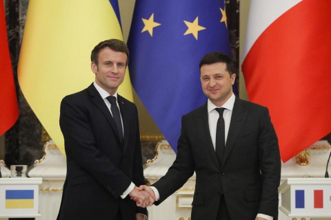 Франція підтримала відключення Росії від SWIFT