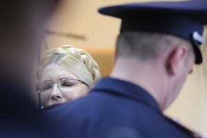 Тимошенко едва ходит из-за боли в спине