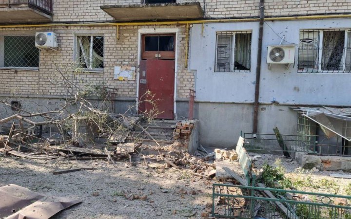 У Миколаєві снаряди окупантів розривалися просто у дворах багатоповерхівок