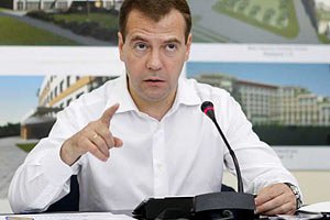 Медведев снова поставил Беларусь в пример Украине