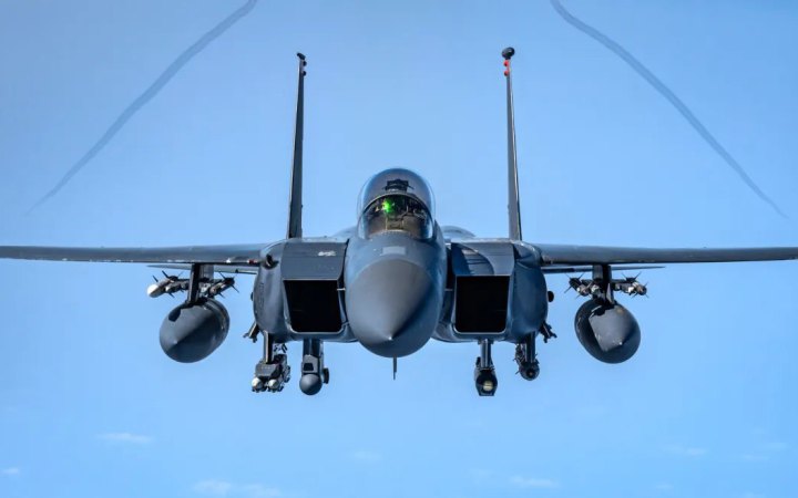 Винищувач F-15E ідеально підходить для полювання на дрони 