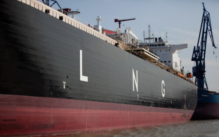 Bloomberg: до Китаю прибув танкер із російським газом, виробленим на підсанкційному об’єкті 