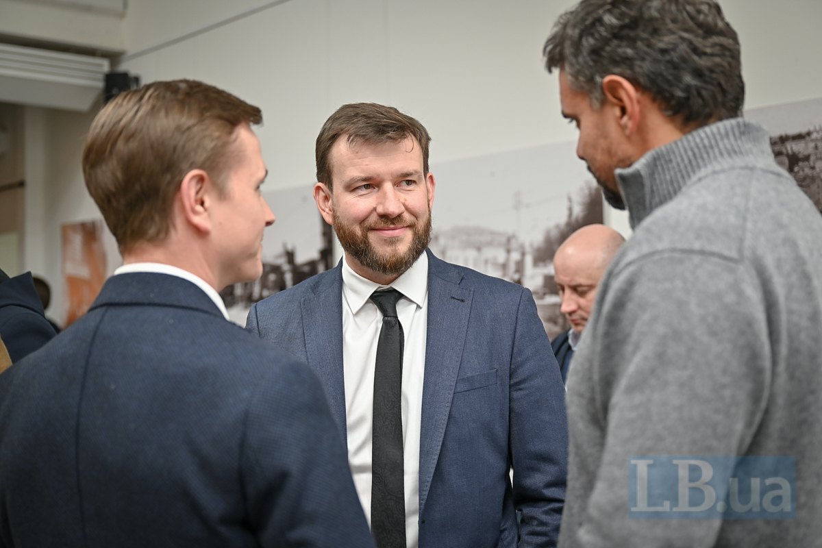 Артем Шаіпов, Денис Улютін та Ігор Ліскі (праворуч)