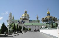 У Почаївській лаврі проводять обшуки у справі про шахрайство 